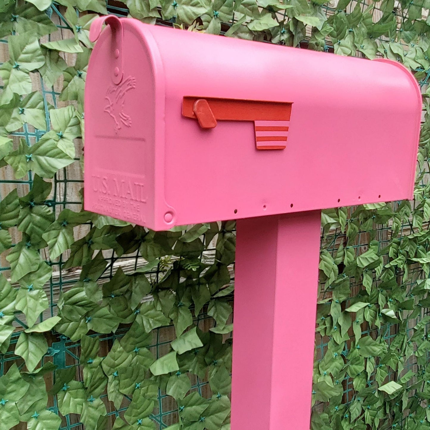 Berry Pink Mailbox Set - Post + Mailbox Included