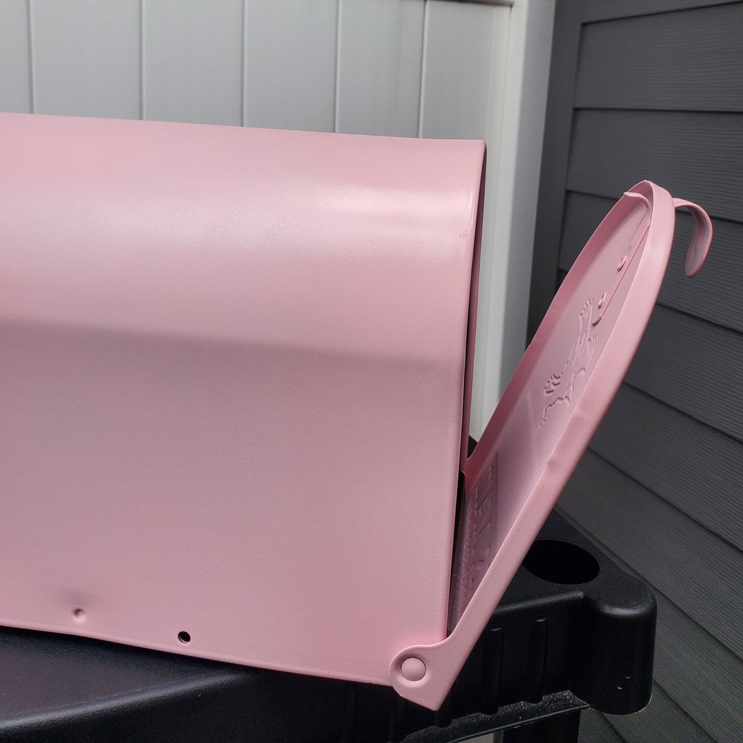 Pretty Pink Mailbox