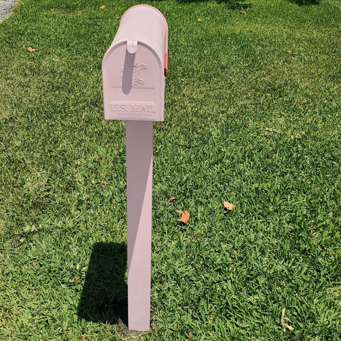 Pretty Pink Mailbox Set - Post + Mailbox Included