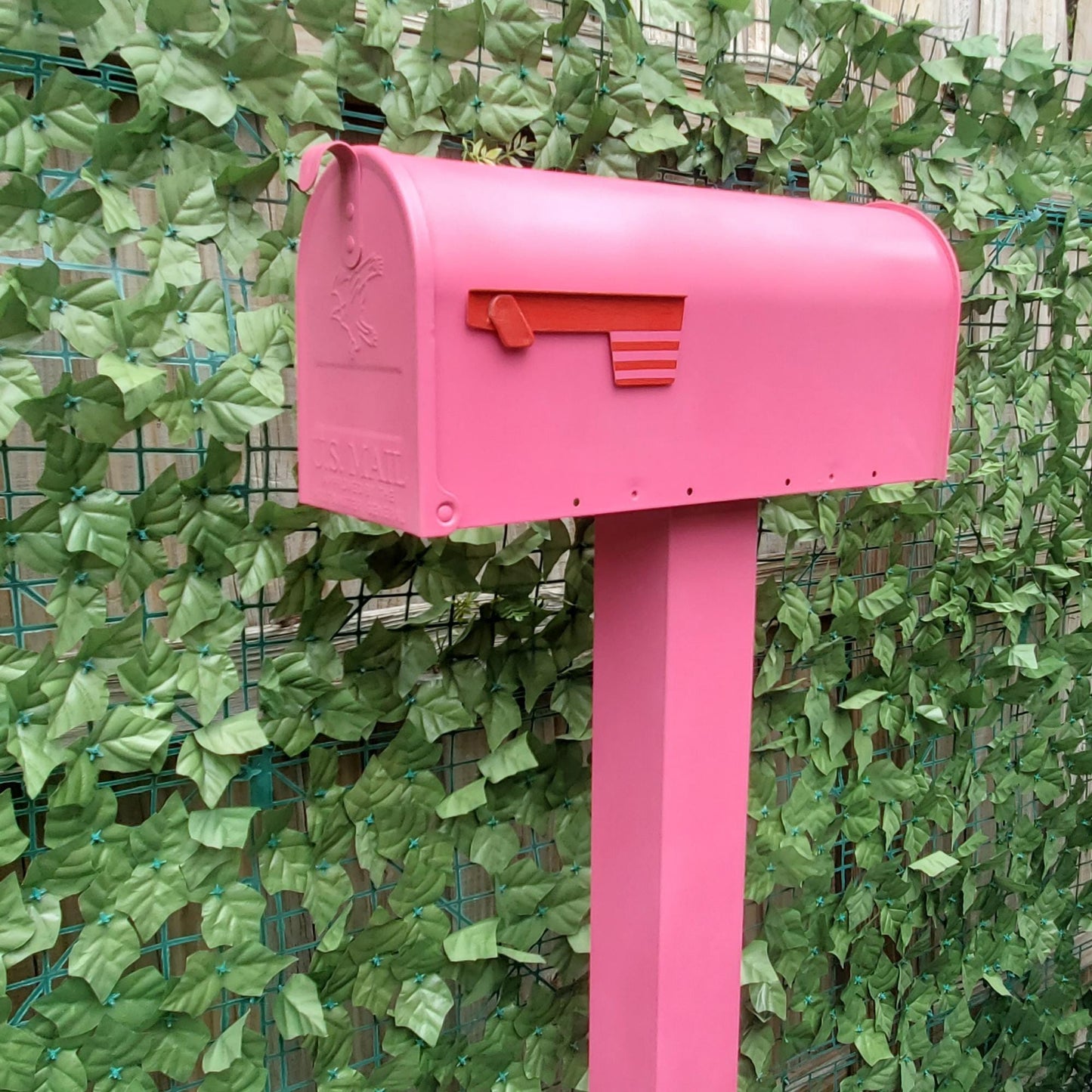 Berry Pink Mailbox Set - Post + Mailbox Included